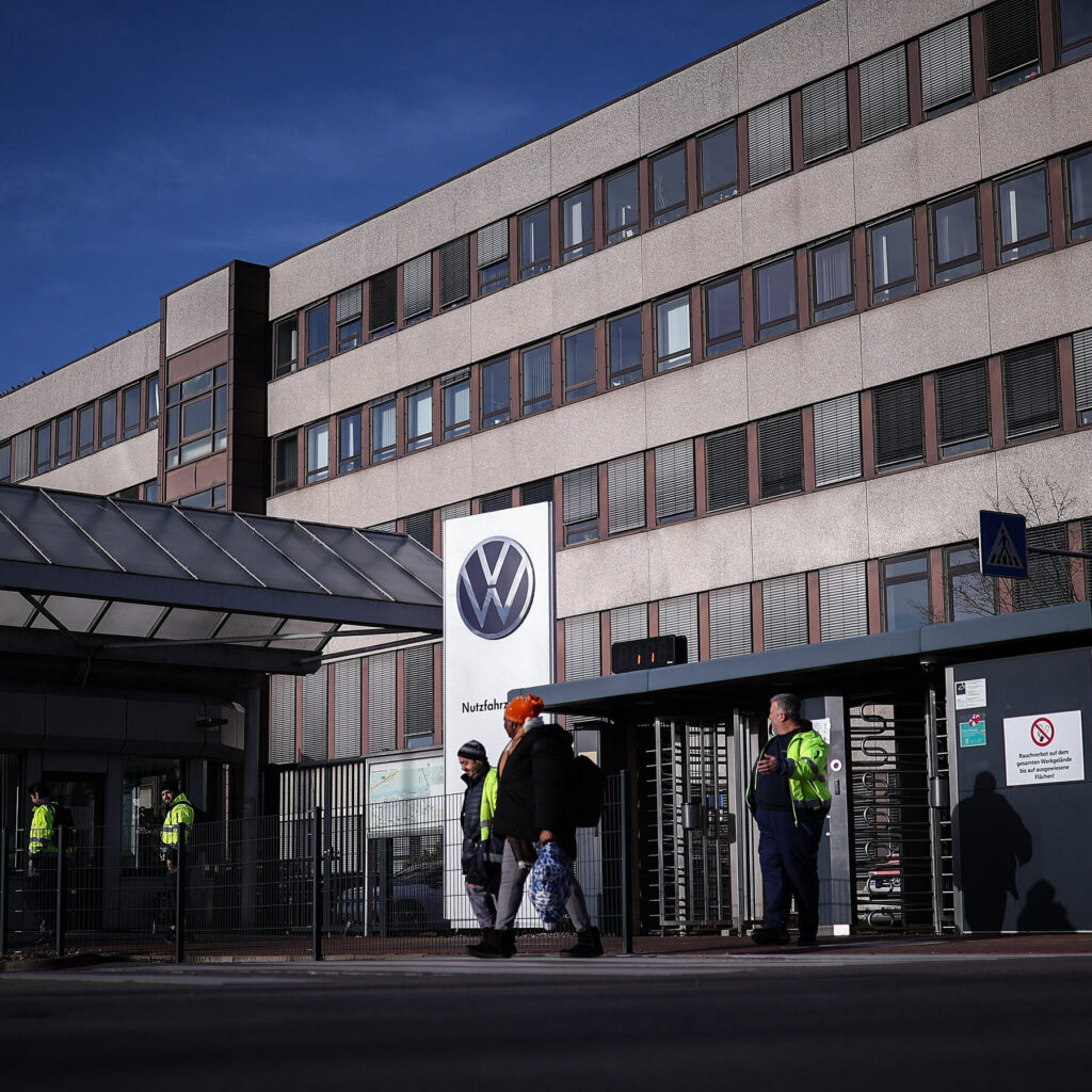 Volkswagen Reaches Labor Deal, Avoiding Germany Plant Closures