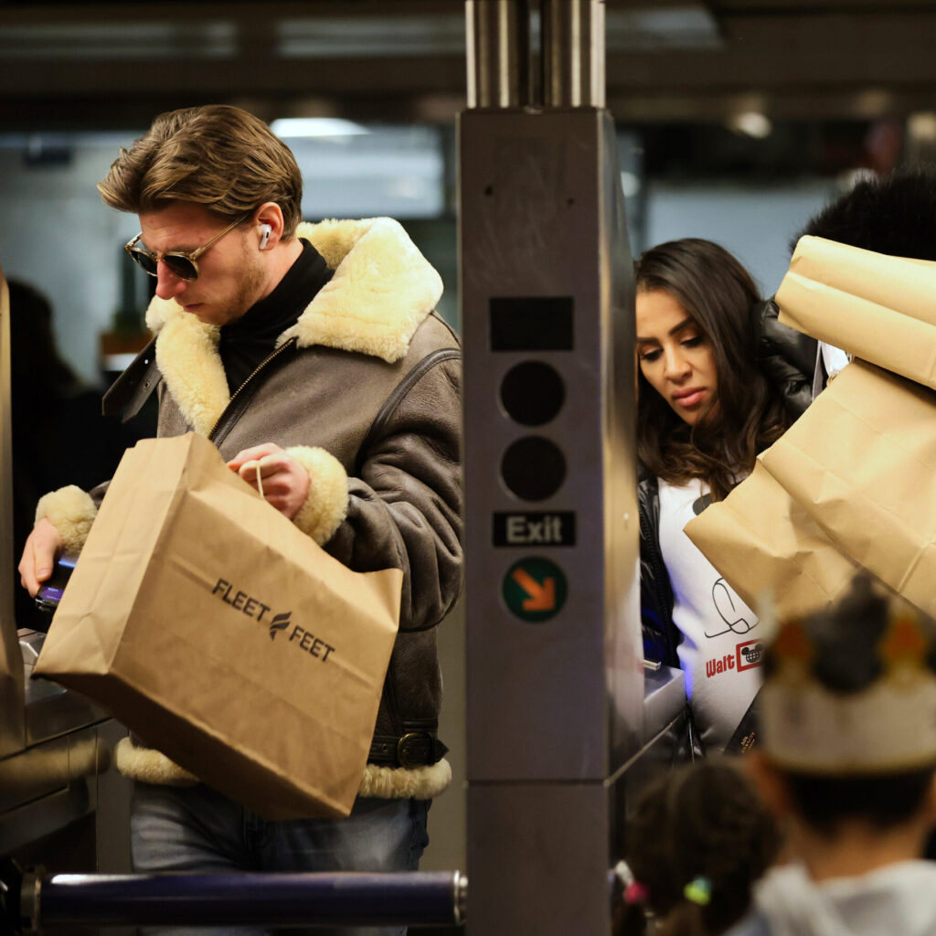 As Retailers Offered Holiday Discounts, Shoppers Showed Up