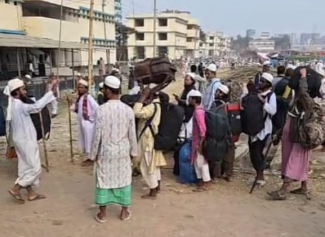 Maulana Saad’s followers leaving Ijtema ground after clash