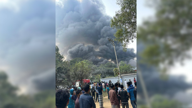 1 killed, 5 injured in fire at Gazipur garment warehouse