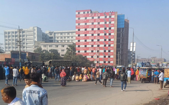 Workers block Dhaka-Tangail highway over factory closures