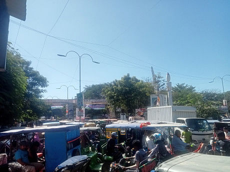 Narsingdi grapples with traffic chaos