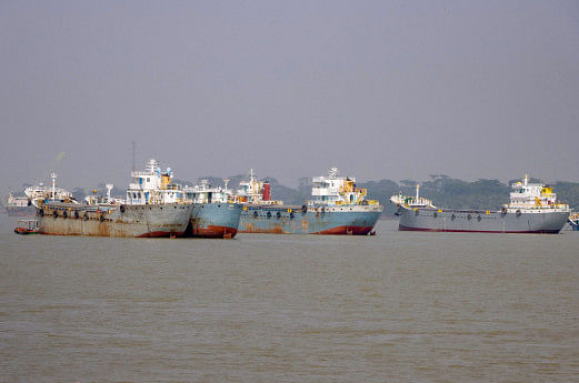 Mongla cargo workers strike demanding justice for MV Al-Bakhera murders