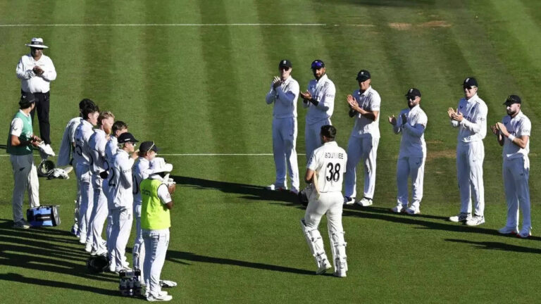 Watch: Southee shares a heartfelt moment with daughter in last Test