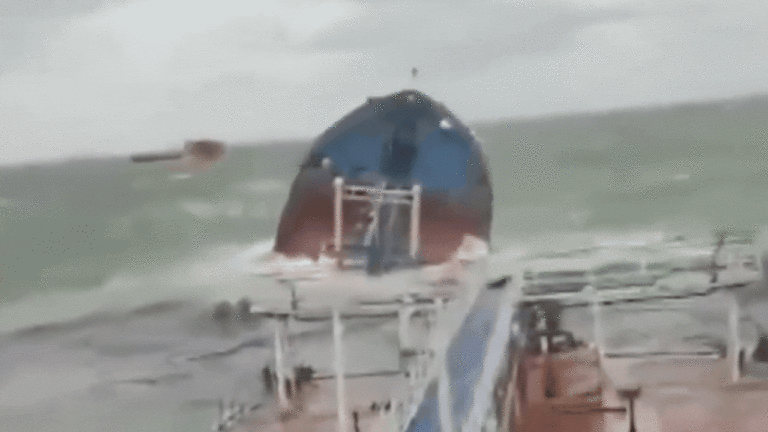 Watch: Russian tanker splits during storm, spills oil in Kerch Strait