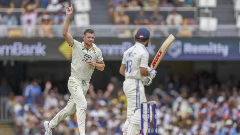 India's top order fails, Australia in box seat at rainy Gabba