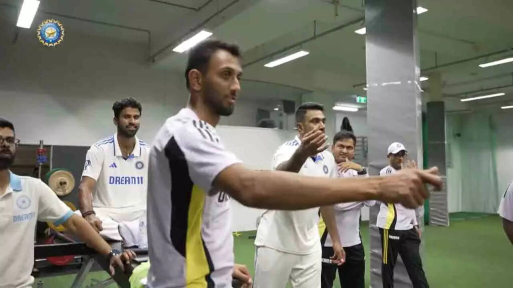 Watch: Ashwin's bowling lessons to Team India's support staff