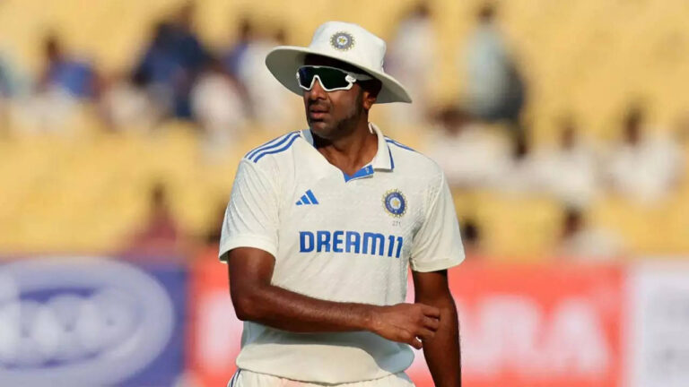 'I wouldn't have let him go like that': Kapil Dev on Ashwin's retirement