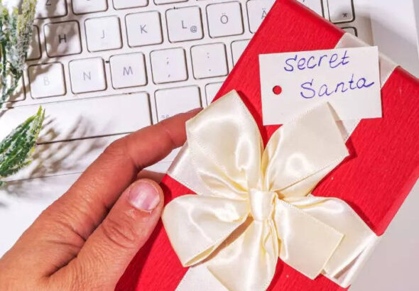 18 Secret Santa gift ideas under Rs 500 for colleagues