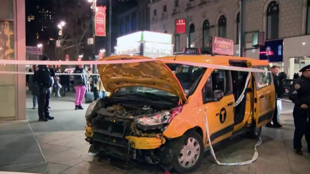 Christmas Day scare: Taxi hits pedestrians outside Macy's in Midtown Manhattan, injures many