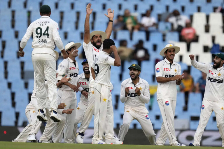 1st Test: Pakistan strike back as SA in early trouble in 148-run chase