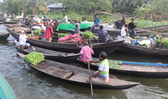 Nazirpur’s lifeline: Where boats keep the market afloat