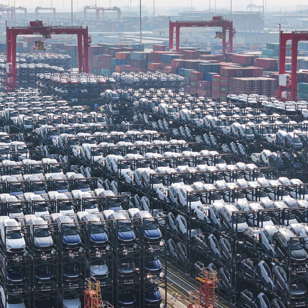 China’s Trade Surplus Reaches a Record of Nearly $1 Trillion