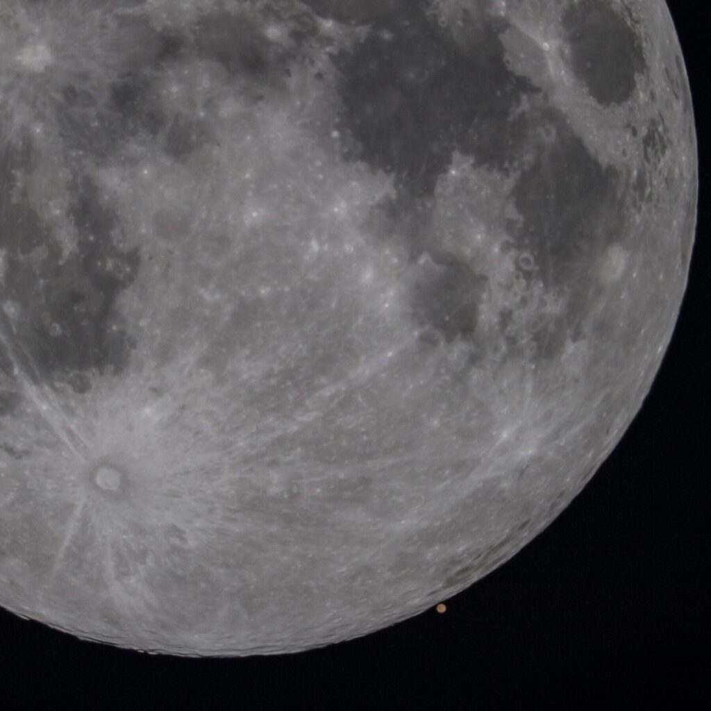 A Stargazers’ Guide to Watching the Full Moon Pass Mars and the a New Come