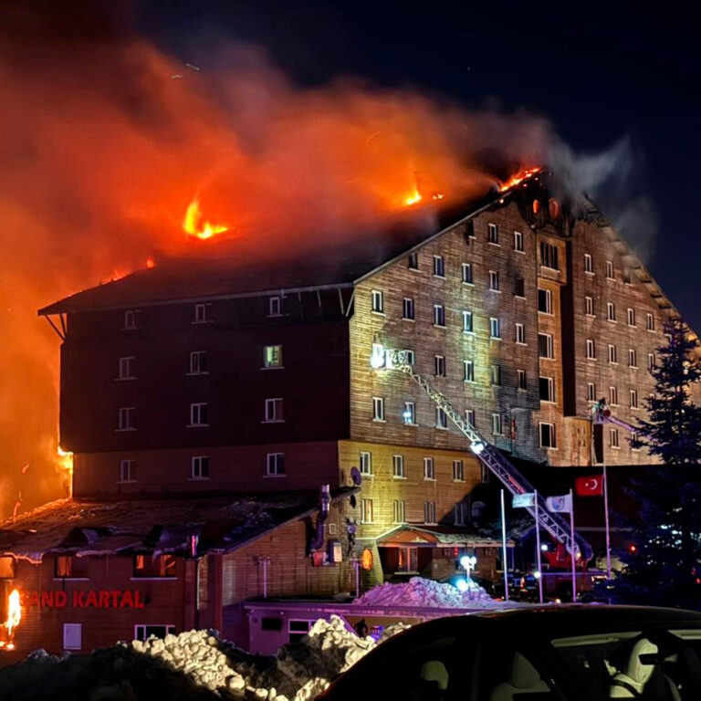 At Least 10 Are Killed in Fire at Ski Resort in Turkey