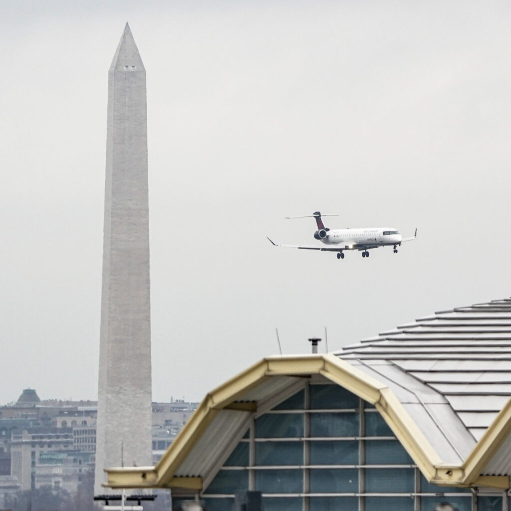 Airline Pilots Previously Reported Close Calls With Helicopters Near Reagan Airport