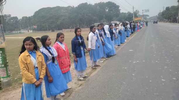 Father assaulted for protesting stalking in Faridpur