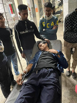 12 JnU students hospitalised during hunger strike