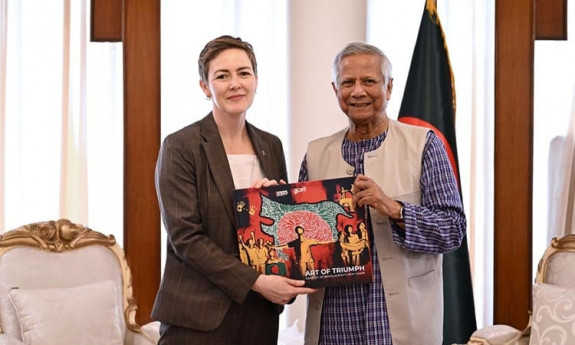 Will lead consensus-building commission, Yunus tells Australian envoy