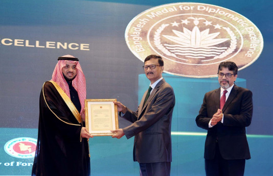 Dhaka confers ‘Bangladesh Medal for Diplomatic Excellence’ on Saudi ambassador