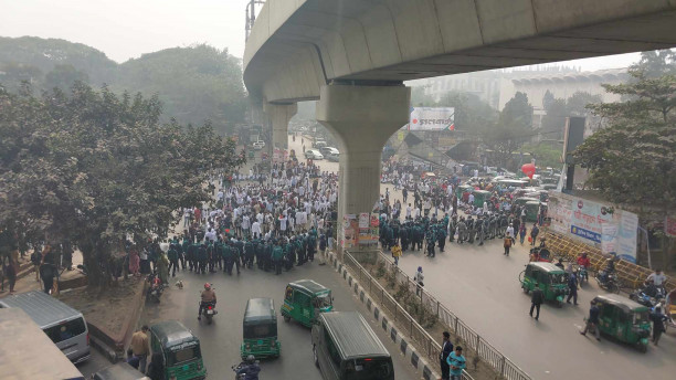 MATS students block Shahbag to realise four-point demand