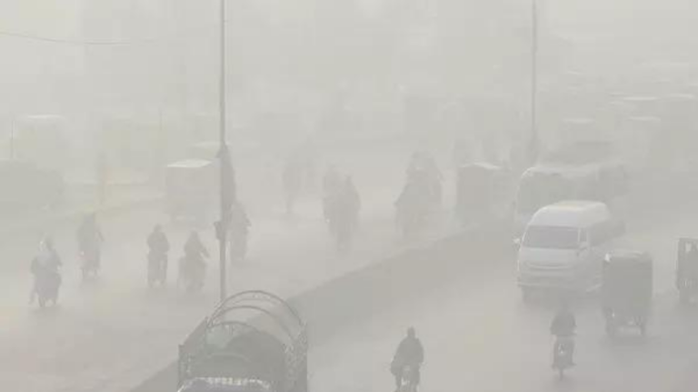 Pakistan: Lahore tops global pollution rankings with 'hazardous' air quality levels