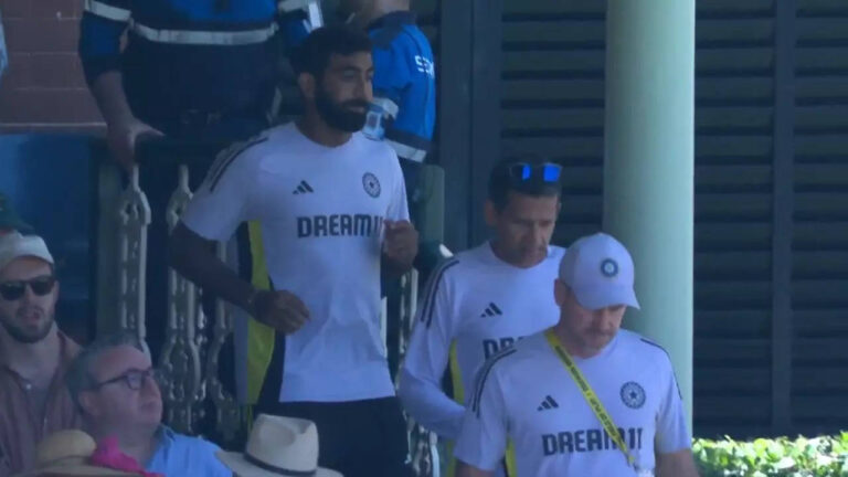 Worrying visuals! Bumrah exits the SCG with team doctor