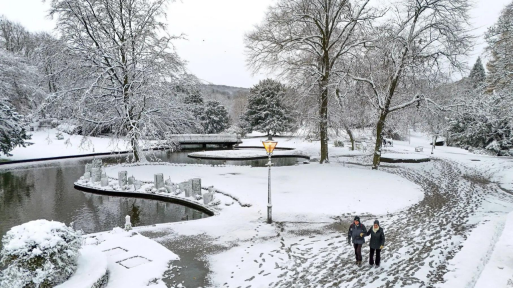 Snow across England causes disruption for air travellers