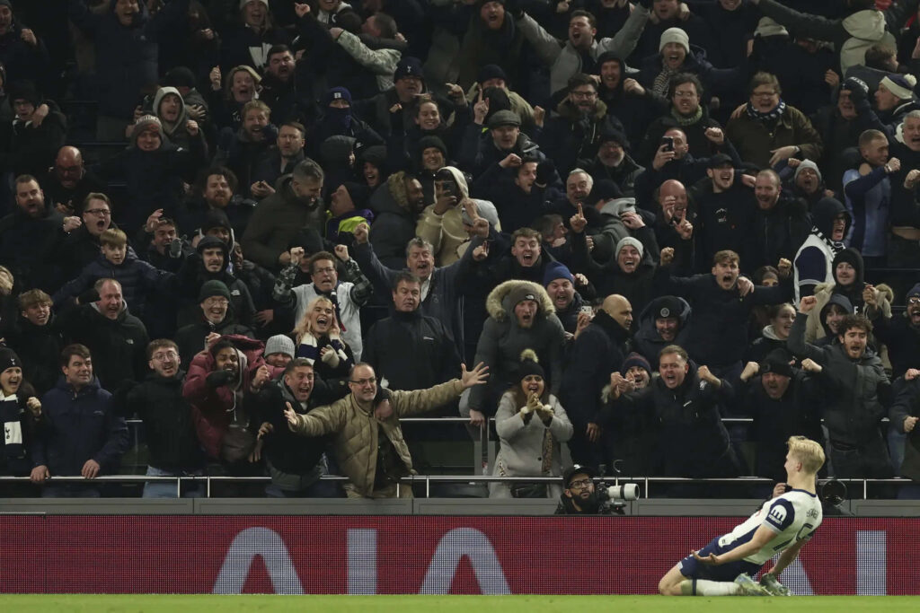 League Cup: Spurs snatch semi-final lead over Liverpool