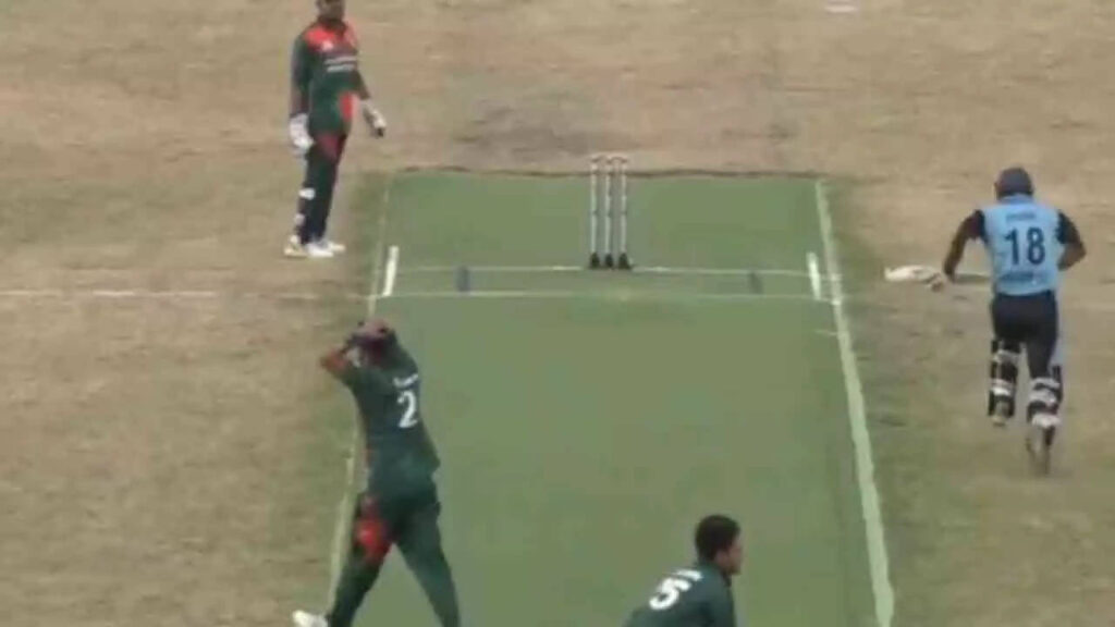 Hilarious! String of overthrows result in a comical finish - Watch