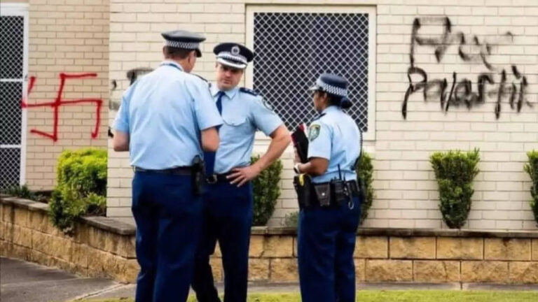 'Monstrous act': Swastikas spray-painted outside Australian Synagogue