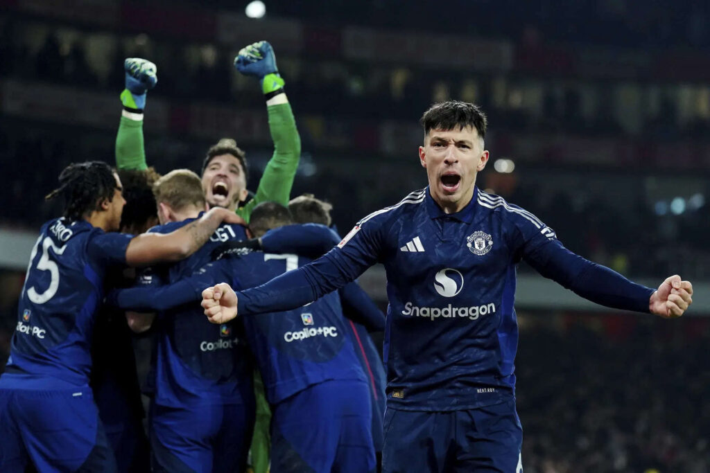 10-man Manchester United knock Arsenal out of FA Cup