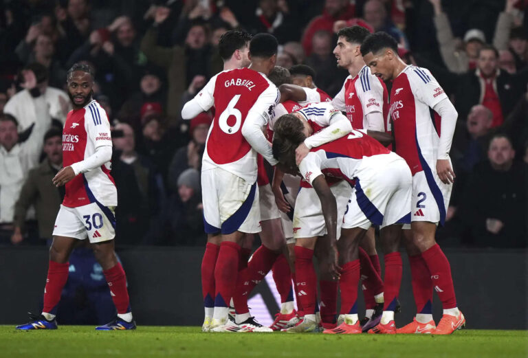 Arsenal beat Spurs to reignite EPL title challenge