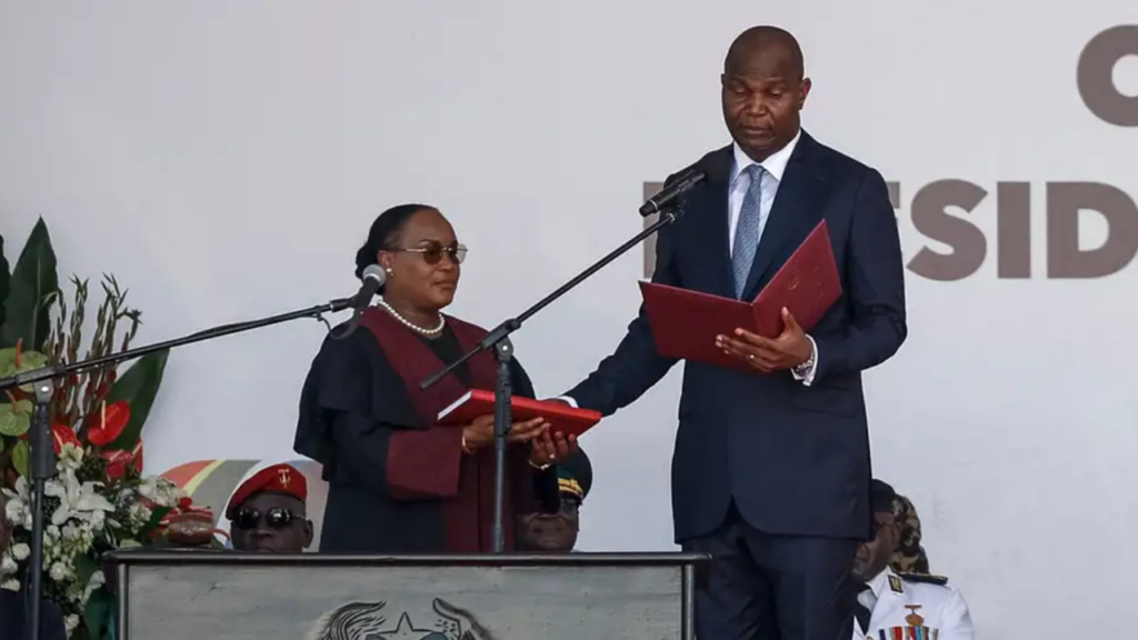 Mozambique: Daniel Chapo inaugurated after disputed election