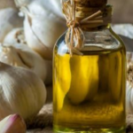 How to make and apply garlic oil at home