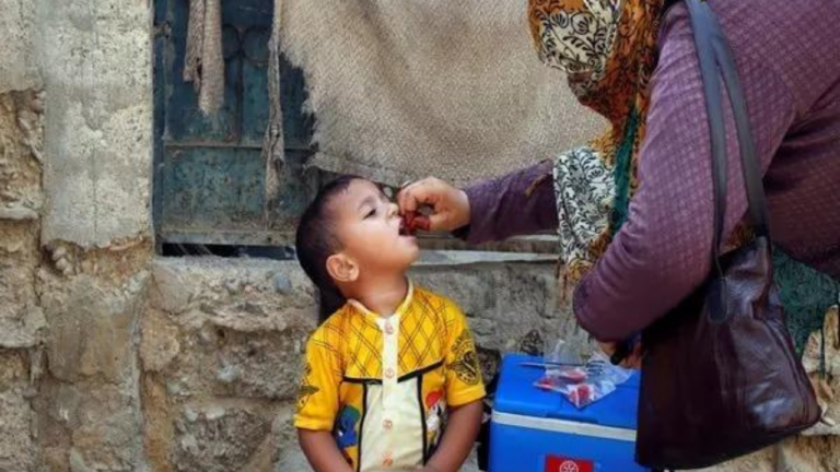 As vaccination falters, polio back in Afghanistan, Pakistan