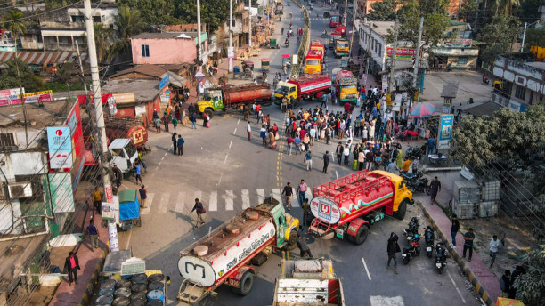 Tank lorry workers withdraw strike, join work