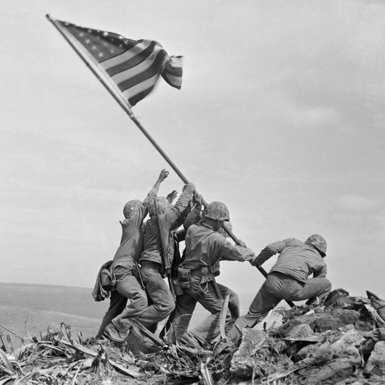 The Battle of Iwo Jima: A Photo History