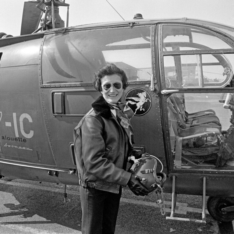 Valérie André, Daring French Army Copter Pilot, Dies at 102