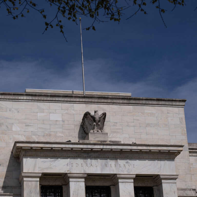 Solid Labor Market Gives Fed Cover to Extend Rate Pause