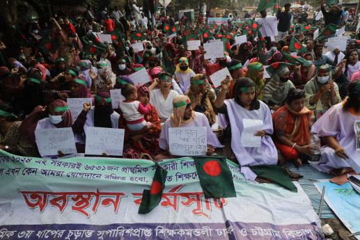 Protesting teacher candidates continue demo in Shahbagh