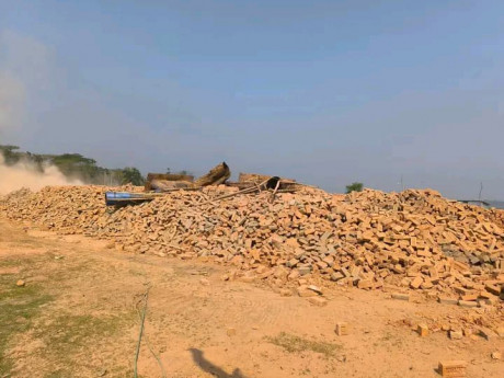 5 illegal brick kilns demolished in Pirojpur