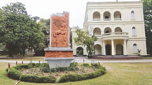 Sanitary napkin fiasco: Bangla Academy blames it on the event manager