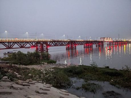 60 navigation lights installed on Kalurghat Bridge to enhance safety