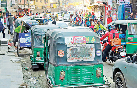 CNG-run three-wheeler drivers block Mirpur road