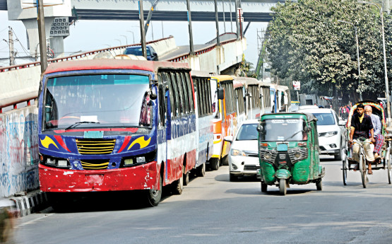 Illegal parking turns Karwan Bazar into nightmare