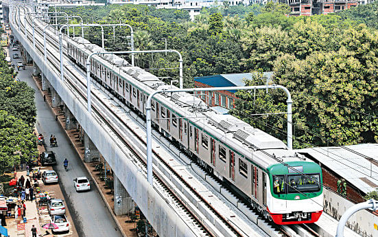 Section of metro rail workers threatens to halt service from Friday