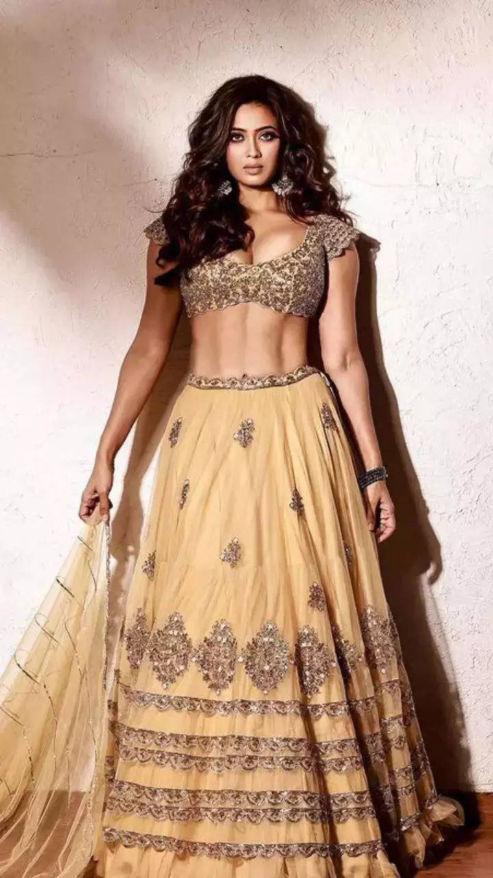 Wedding fashion ideas to steal Shweta Tiwari