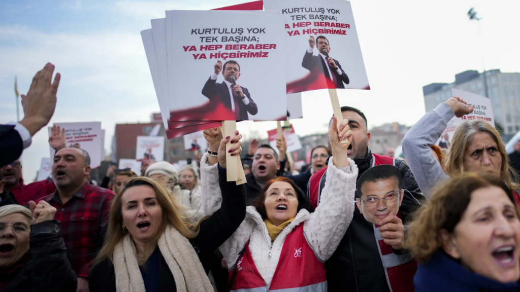 Turkey detains 10 officials, widening a crackdown on Istanbul's opposition-held districts