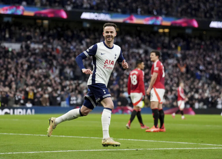 Tottenham beat Man United in battle of Premier League strugglers